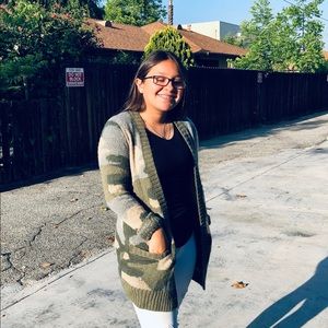 Meet your Posher, Leslie